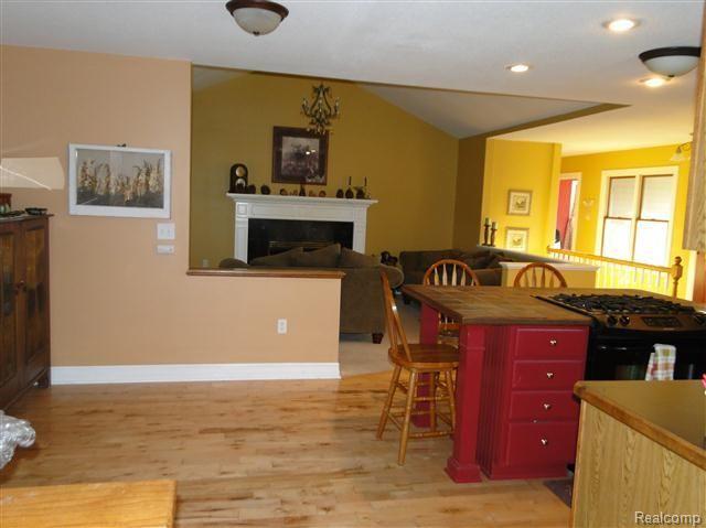 6830 Fish Lake Road North Branch, MI 48461 - Photo 9 of 46 Breakfast Nook.jpg
