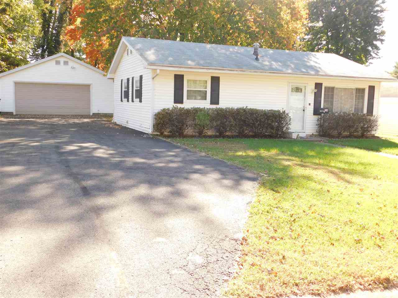 514 Hanover Road Evansville, IN 47710 - Photo 2 of 22 Gallery Image 2
