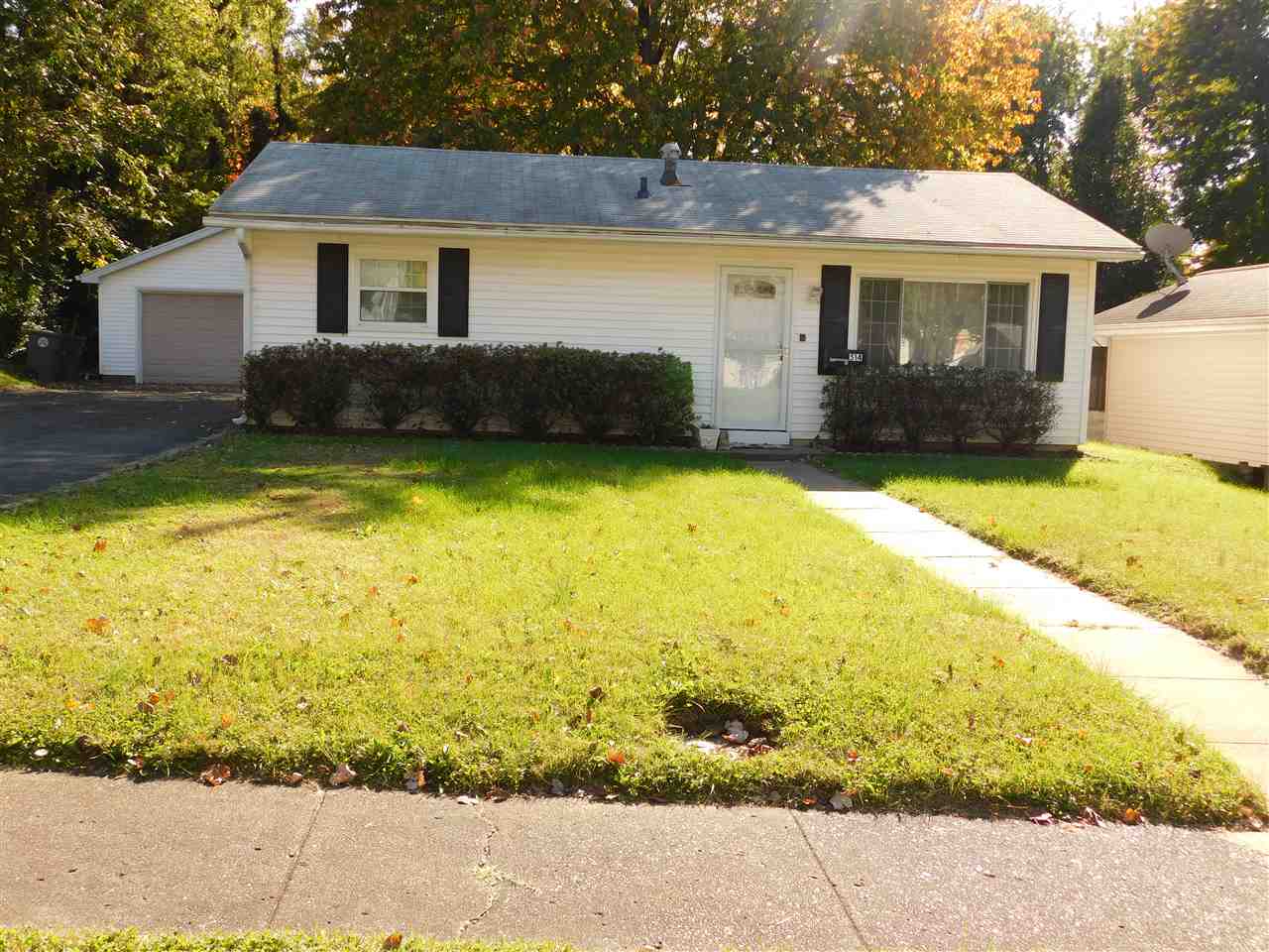 514 Hanover Road Evansville, IN 47710 - Photo 3 of 22 Gallery Image 3