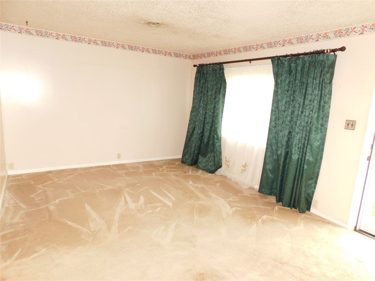 514 Hanover Road Evansville, IN 47710 - Photo 5 of 22 Gallery Image 5