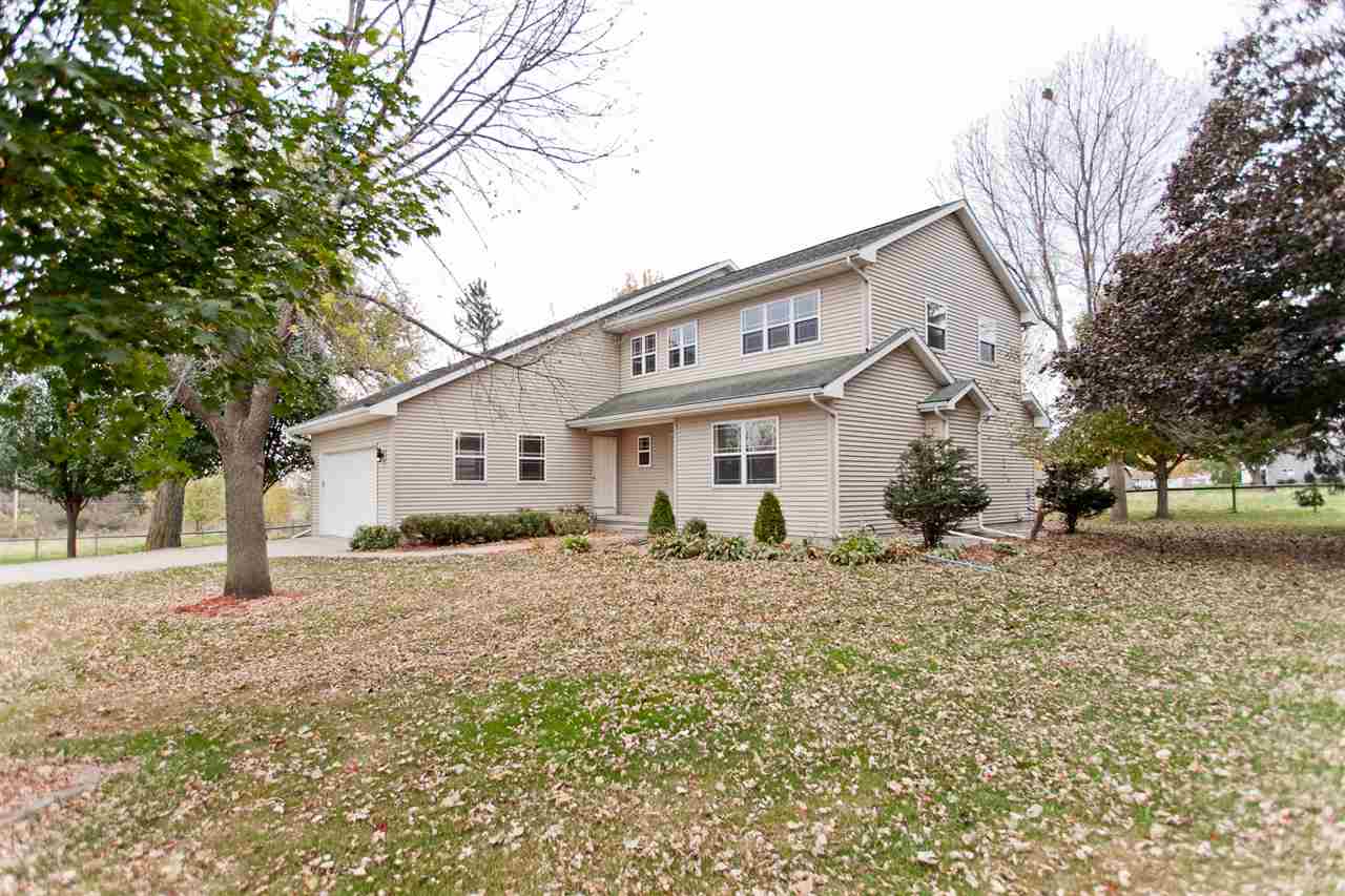 11801 Club Road Cedar Rapids, IA 52404 - Photo 1 of 25 Gallery Image 1