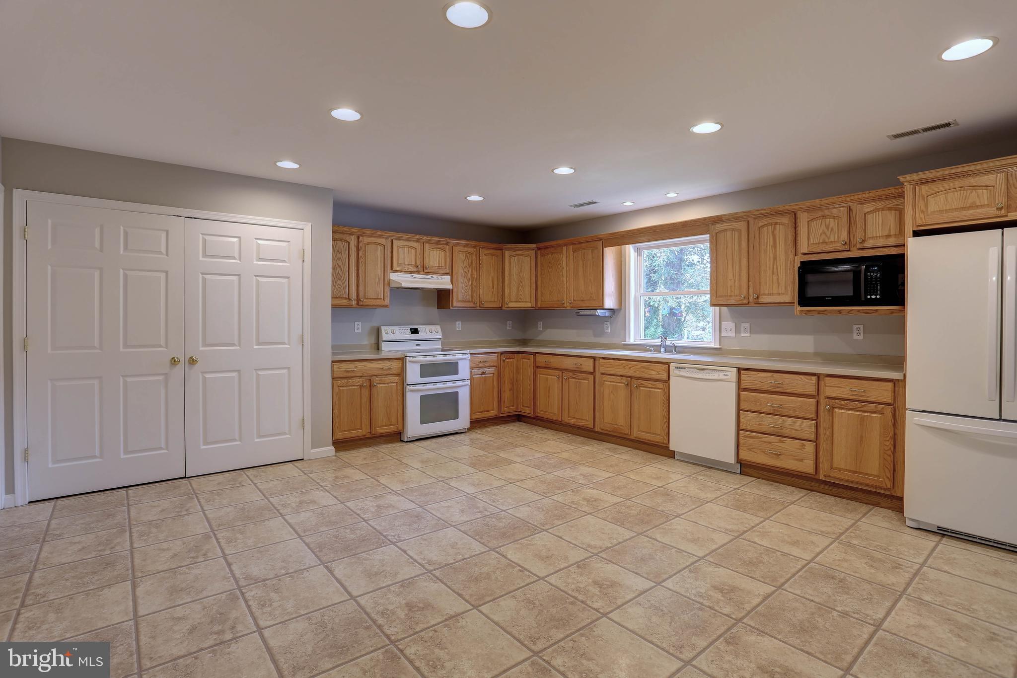 1615 Knoxville Road Edgewater, MD 21037 - Photo 2 of 37 Gallery Image 2