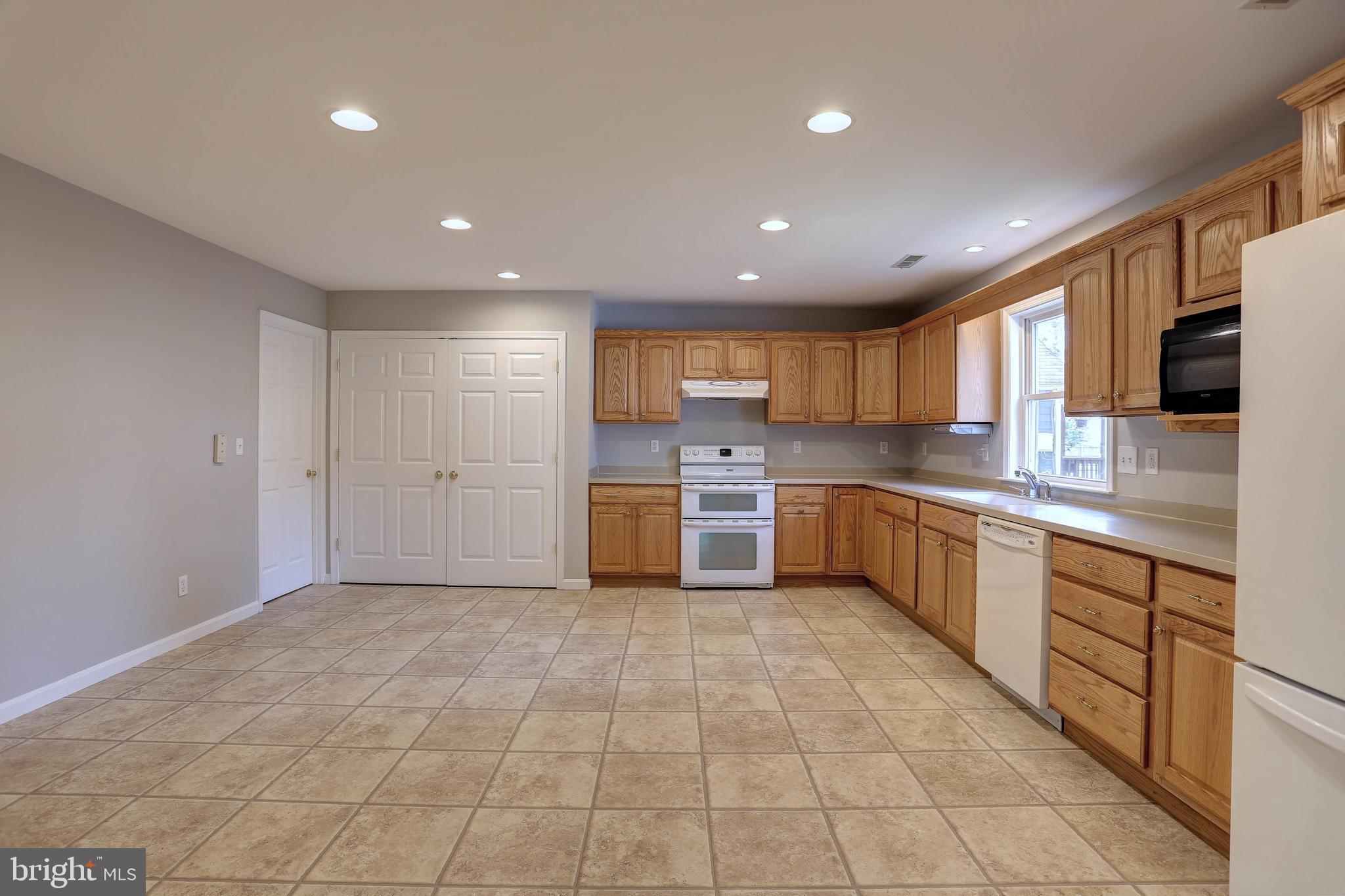 1615 Knoxville Road Edgewater, MD 21037 - Photo 3 of 37 Gallery Image 3