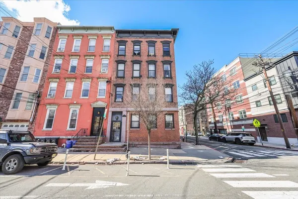 $2,900 | 132 Adams Street, Unit 2, Hoboken, NJ 07030