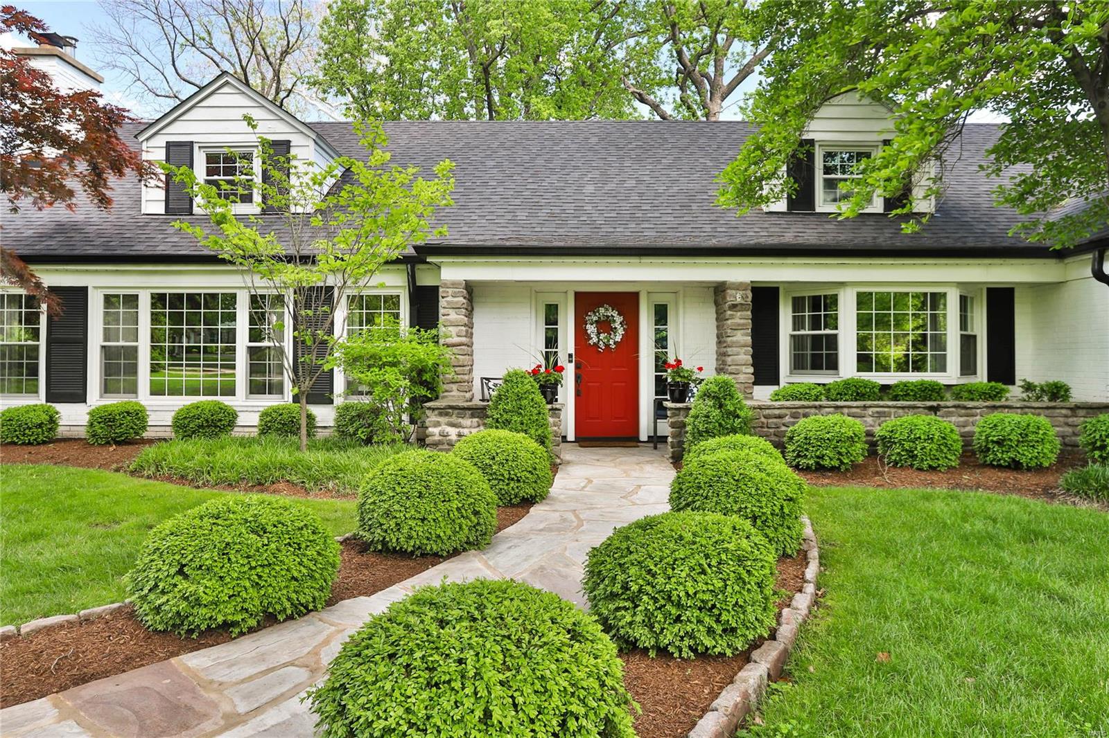 22 South McKnight Road St. Louis, MO 63124 - Photo 2 of 56 Gallery Image 2