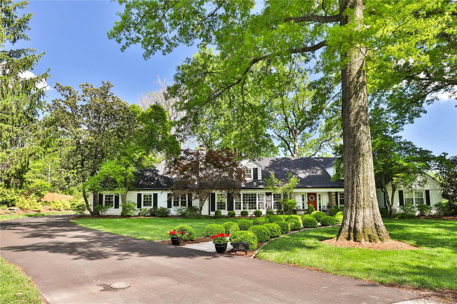 22 South McKnight Road St. Louis, MO 63124 - Photo 4 of 56 Gallery Image 4