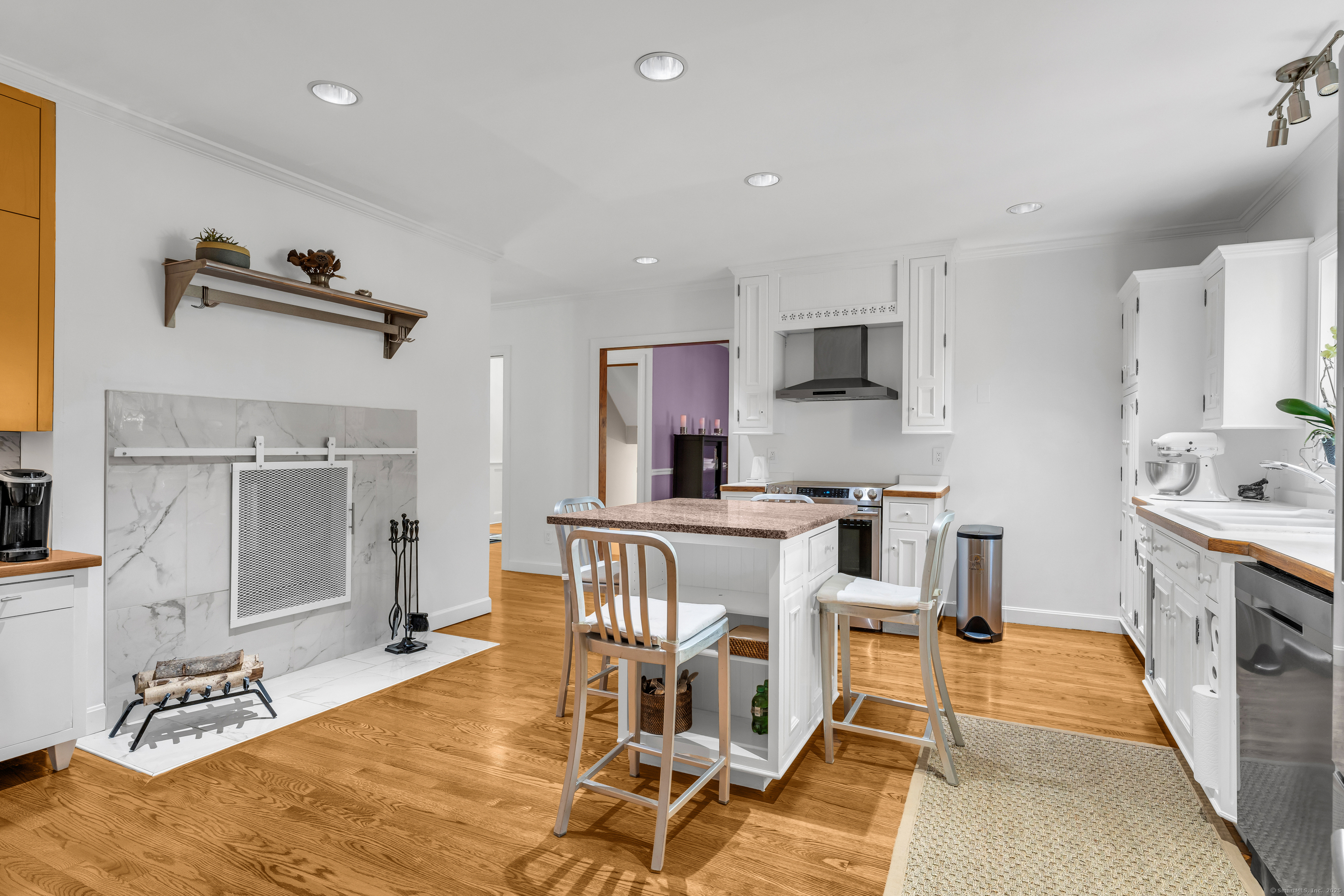 155 Stony Creek Road Branford, CT 06405 - Photo 11 of 40