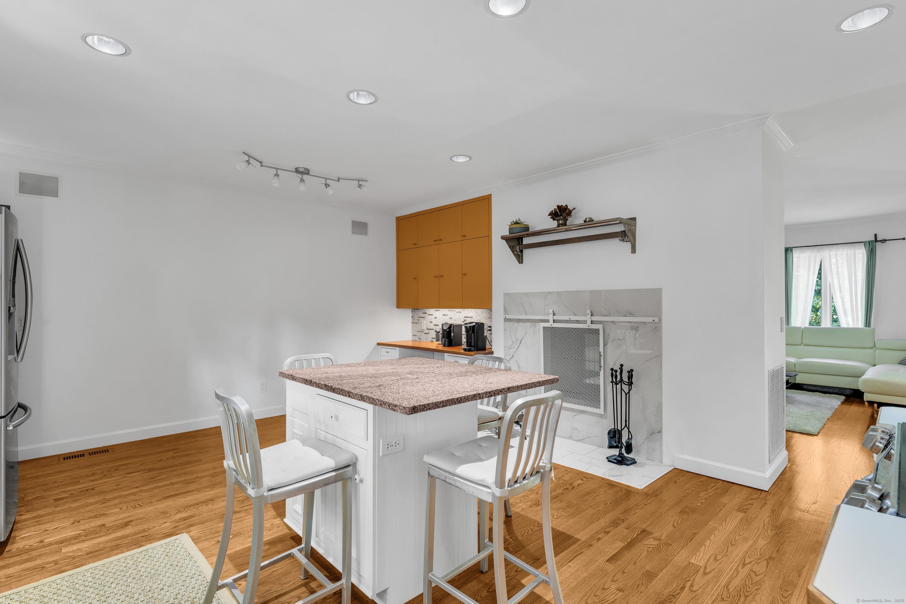 155 Stony Creek Road Branford, CT 06405 - Photo 12 of 40