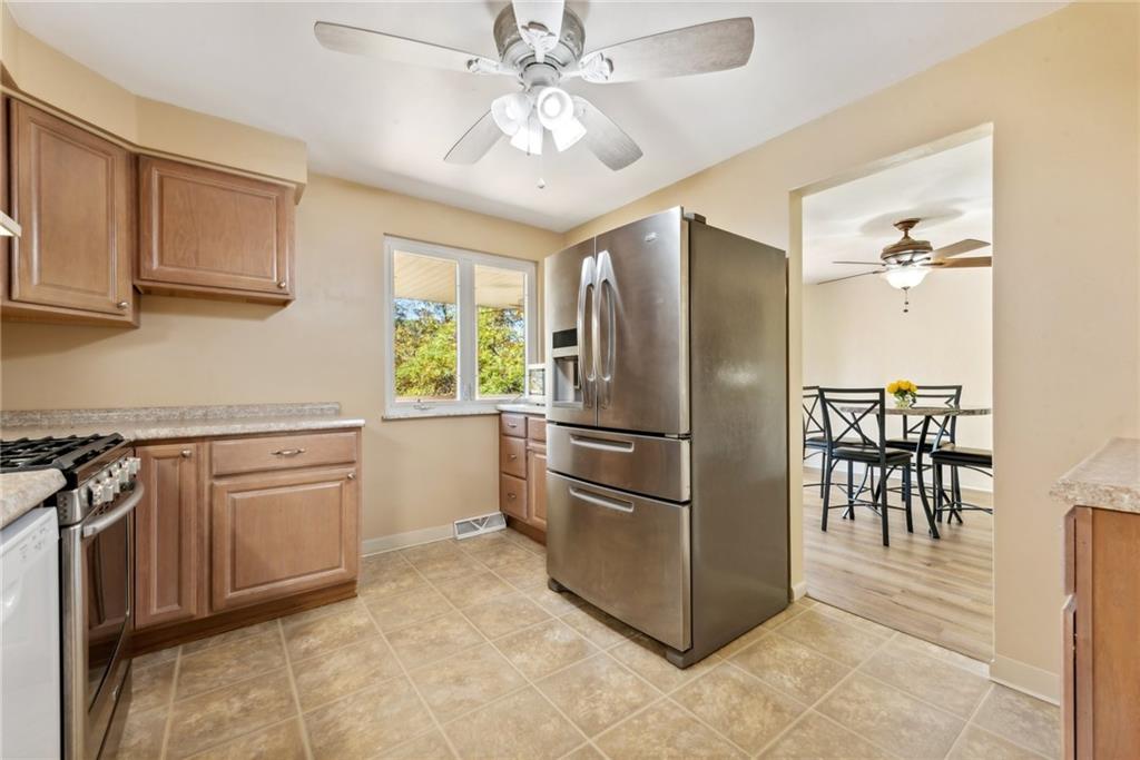 913 Harvard Road Monroeville, PA 15146 - Photo 6 of 30 Gallery Image 6