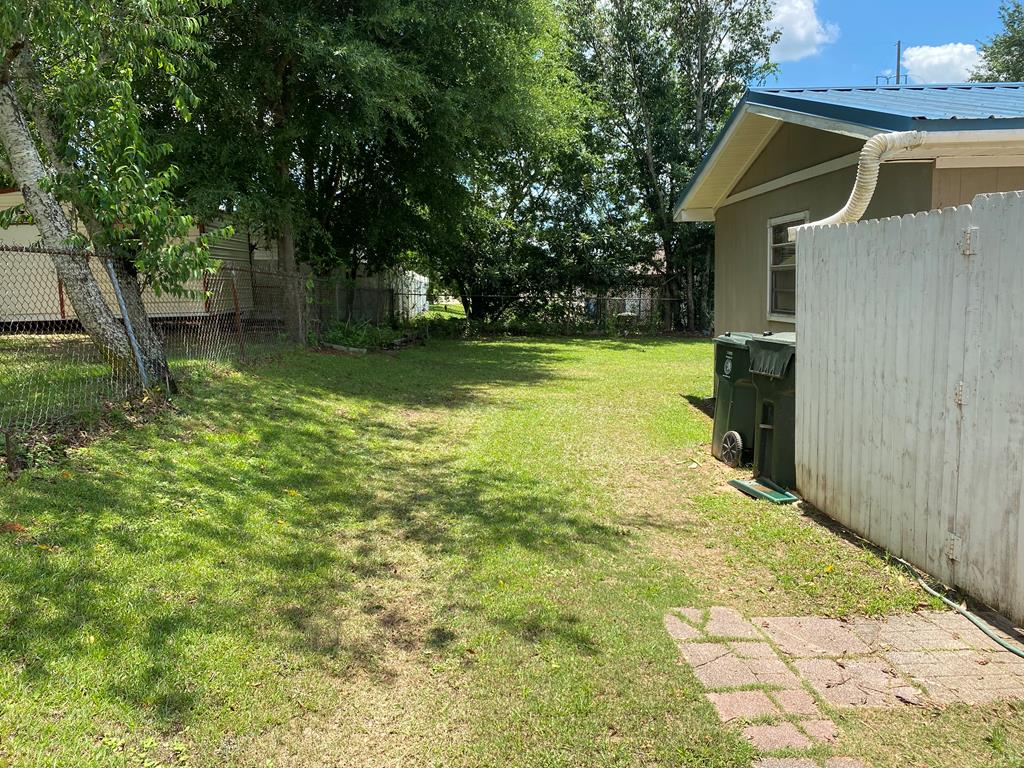 4000 Richland Road Dothan, AL 36303 - Photo 7 of 27 side yard