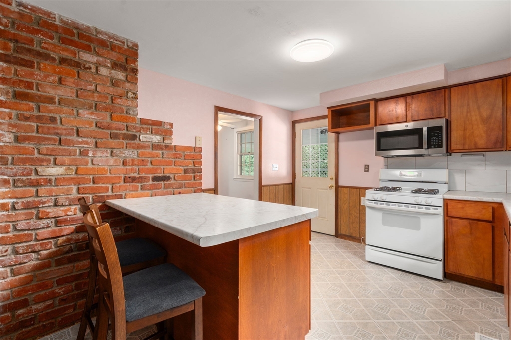 187 Turner Road Holliston, MA 01746 - Photo 8 of 24 Gallery Image 8