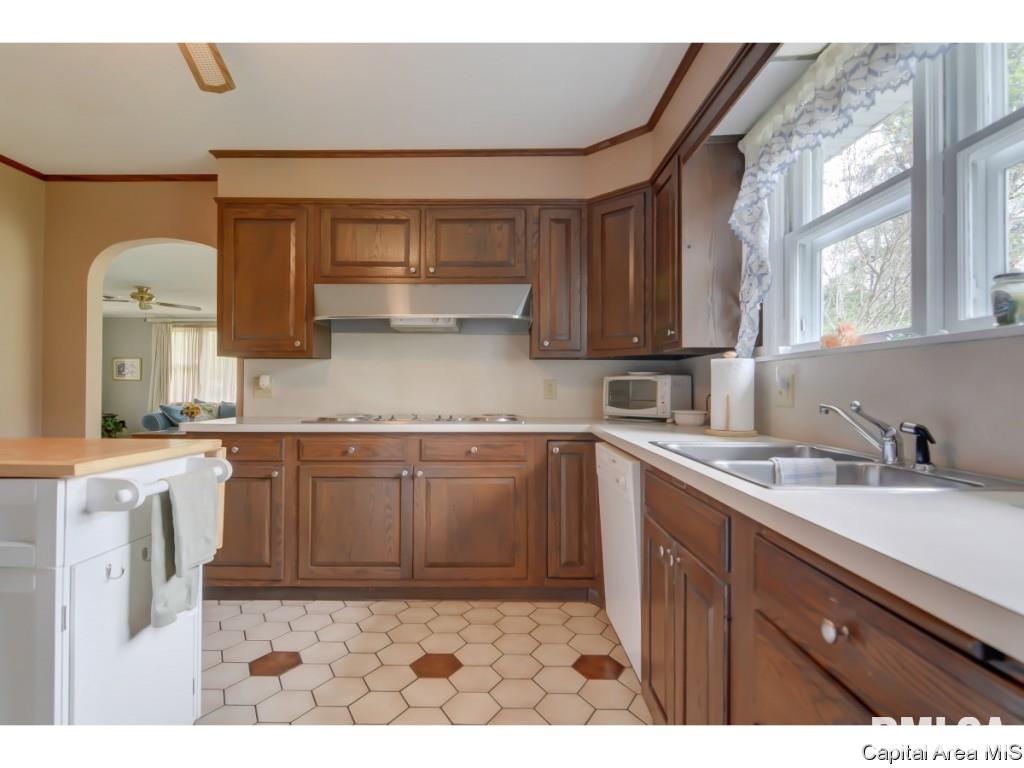 7 Forest Ridge Springfield, IL 62712 - Photo 4 of 36 Gallery Image 4