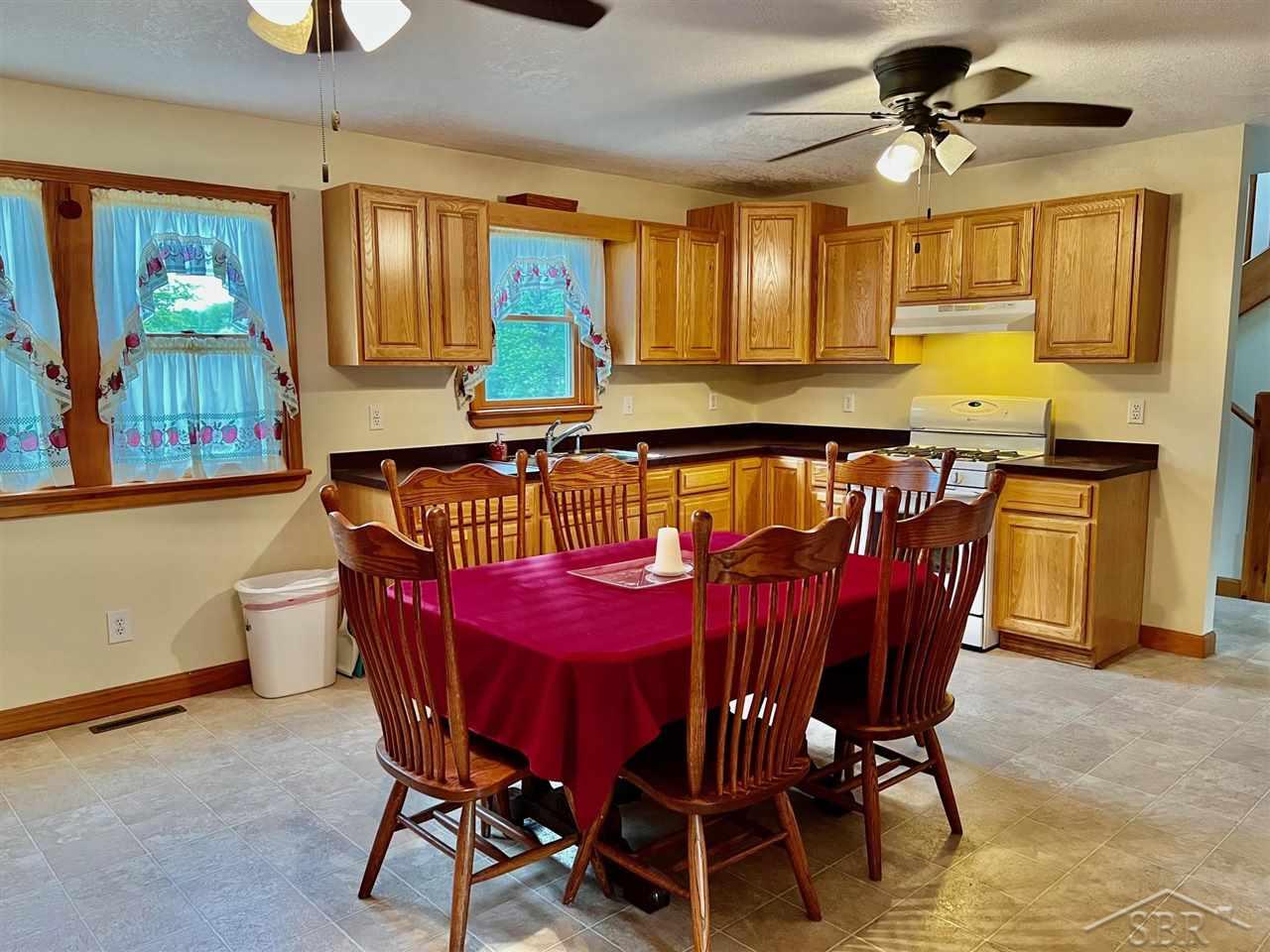 11645 East Parks Road Wheeler, MI 48662 - Photo 8 of 45 50075213-7.JPG