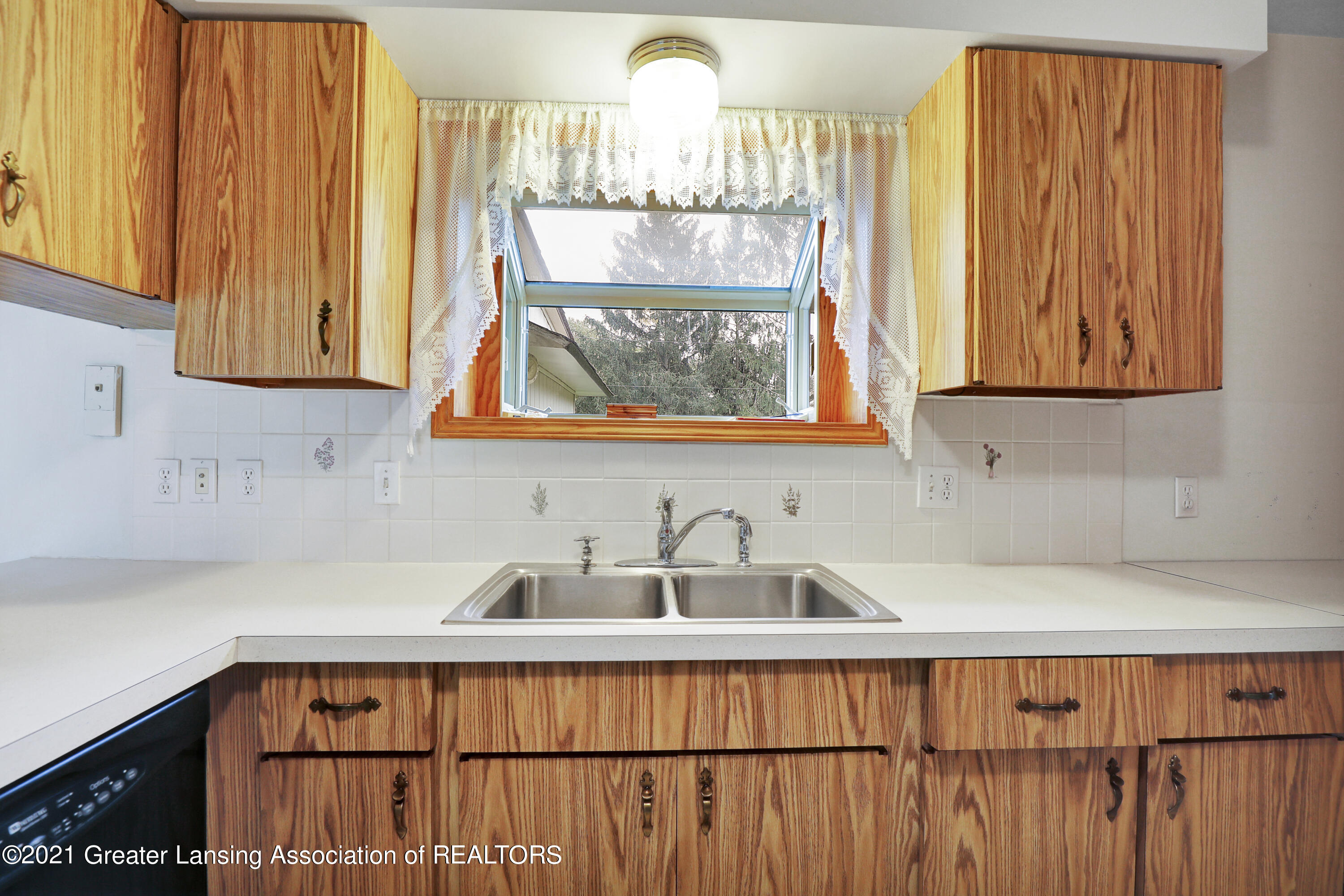 1024 North Creyts Road Lansing, MI 48917 - Photo 16 of 39 _I3A5699
