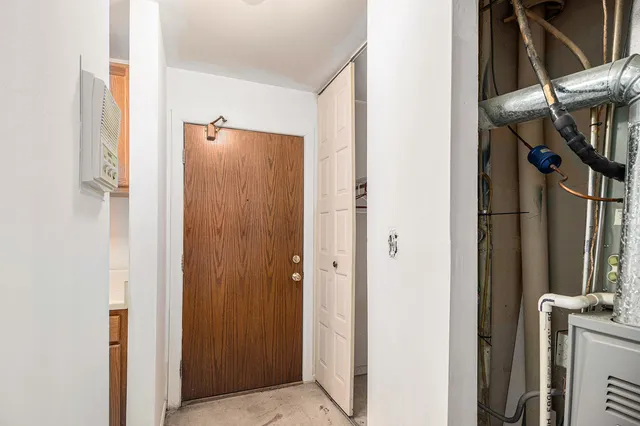 $149,900 | 10 Oak Creek Drive, Unit 1020, Buffalo Grove, IL 60089