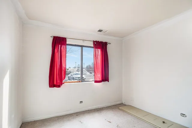 $149,900 | 10 Oak Creek Drive, Unit 1020, Buffalo Grove, IL 60089