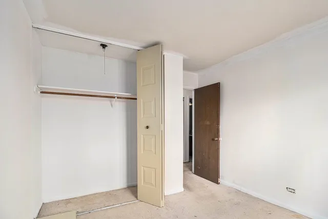 $149,900 | 10 Oak Creek Drive, Unit 1020, Buffalo Grove, IL 60089