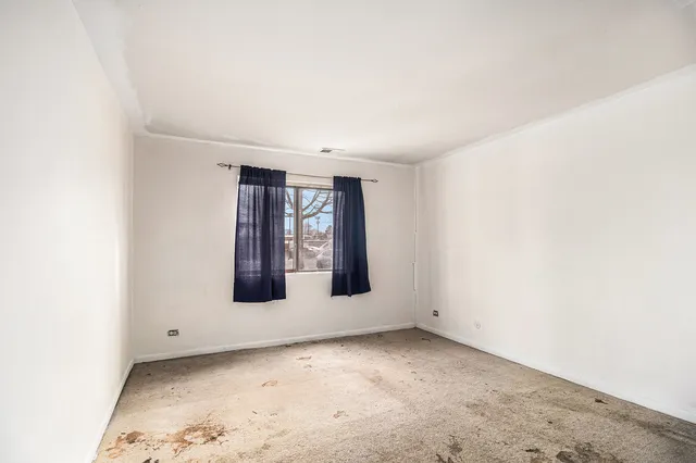 $149,900 | 10 Oak Creek Drive, Unit 1020, Buffalo Grove, IL 60089