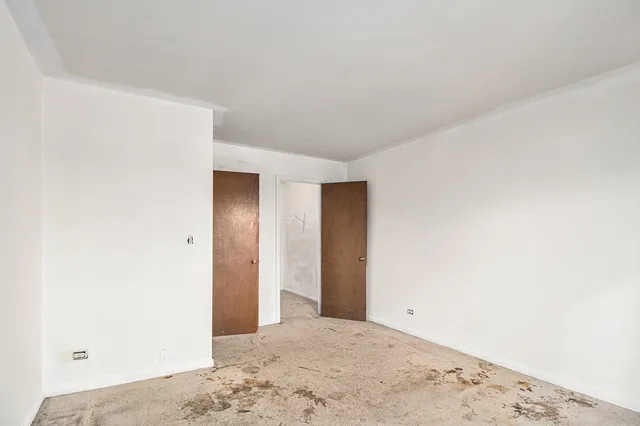 $149,900 | 10 Oak Creek Drive, Unit 1020, Buffalo Grove, IL 60089