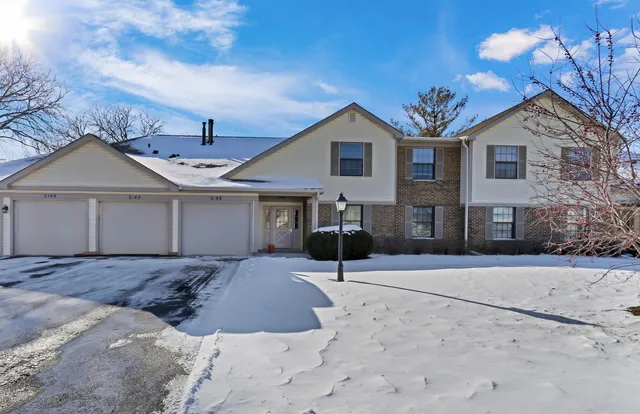 $229,000 | 5140 Coventry Lane, Unit 9A2, Gurnee, IL 60031