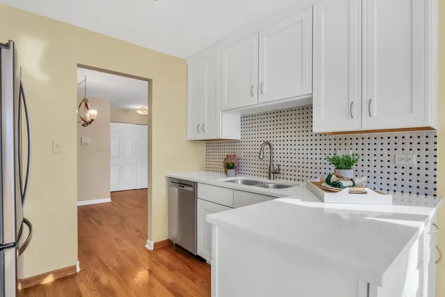 $229,000 | 5140 Coventry Lane, Unit 9A2, Gurnee, IL 60031