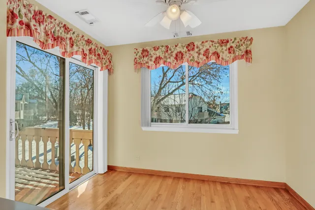 $229,000 | 5140 Coventry Lane, Unit 9A2, Gurnee, IL 60031