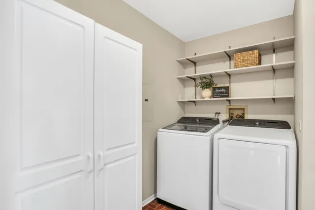 $229,000 | 5140 Coventry Lane, Unit 9A2, Gurnee, IL 60031