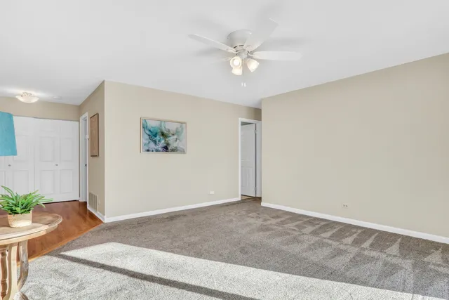 $229,000 | 5140 Coventry Lane, Unit 9A2, Gurnee, IL 60031