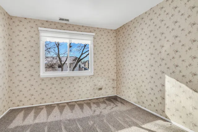 $229,000 | 5140 Coventry Lane, Unit 9A2, Gurnee, IL 60031