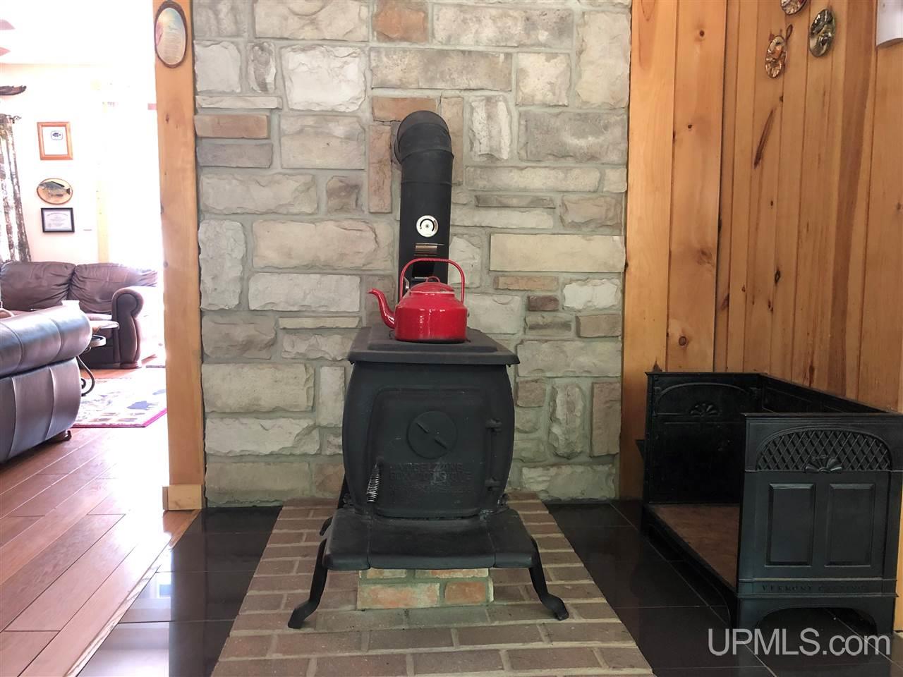 1237 Camp 5 Road Crystal Falls, MI 49920 - Photo 5 of 34 Gallery Image 5