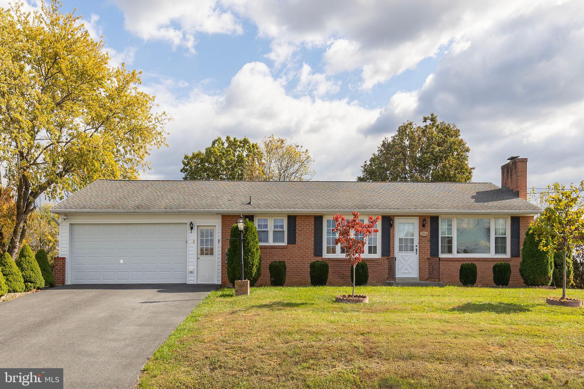 204 Ridge Road Winchester, VA 22602 - Photo 2 of 51 204 Ridge rd welcomes you