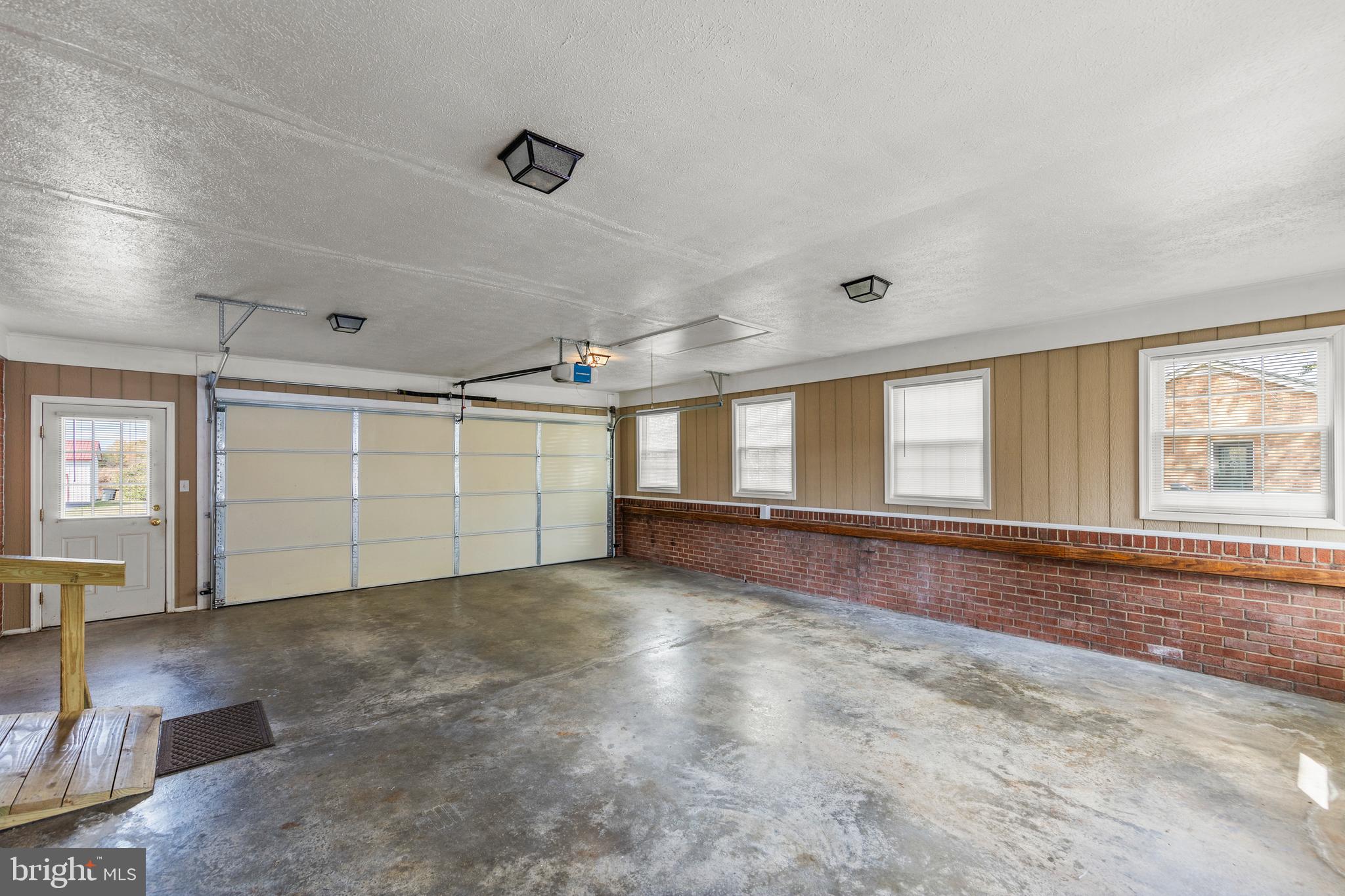 204 Ridge Road Winchester, VA 22602 - Photo 38 of 51 an empty room with windows