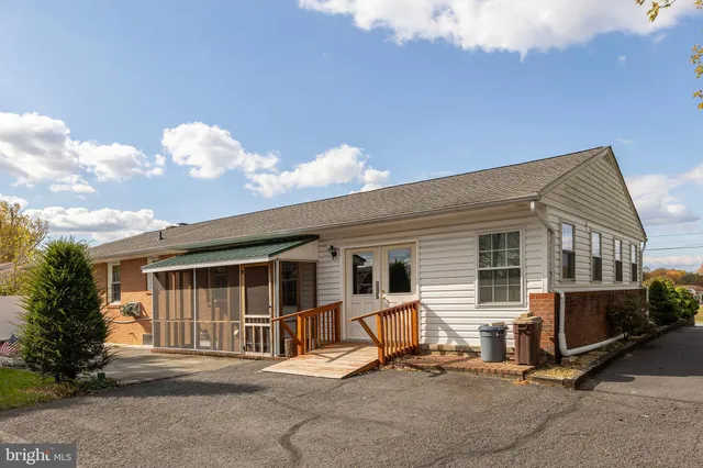 $414,999 | 204 Ridge Road, Winchester, VA 22602