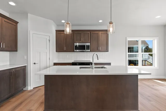 $399,900 | 1925 Creekwood Court, Manitowoc, WI 54220