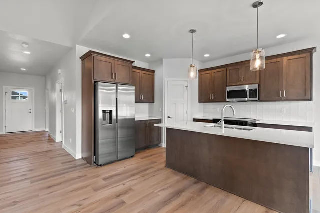 $399,900 | 1925 Creekwood Court, Manitowoc, WI 54220