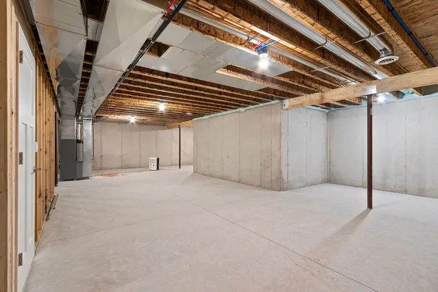 $399,900 | 1925 Creekwood Court, Manitowoc, WI 54220