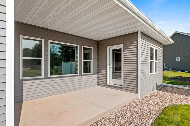 $399,900 | 1925 Creekwood Court, Manitowoc, WI 54220