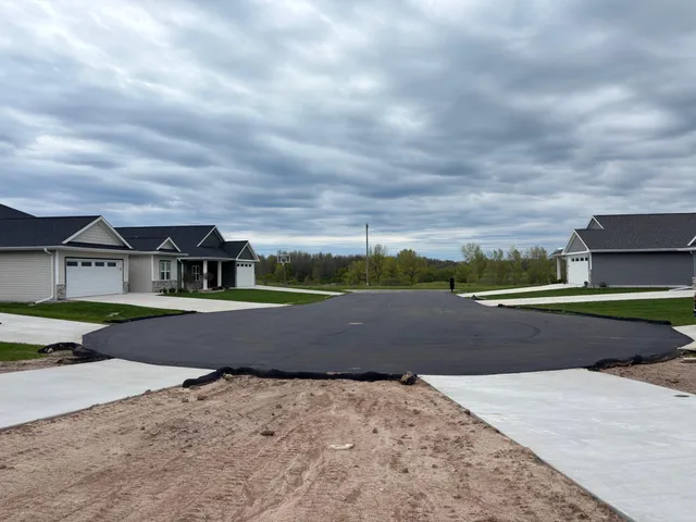 $399,900 | 1925 Creekwood Court, Manitowoc, WI 54220