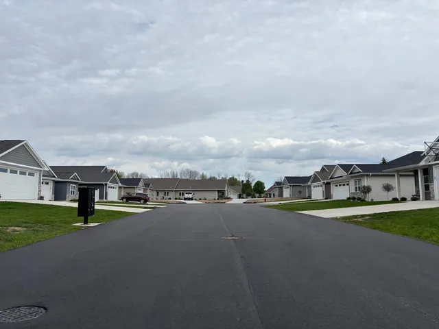 $399,900 | 1925 Creekwood Court, Manitowoc, WI 54220
