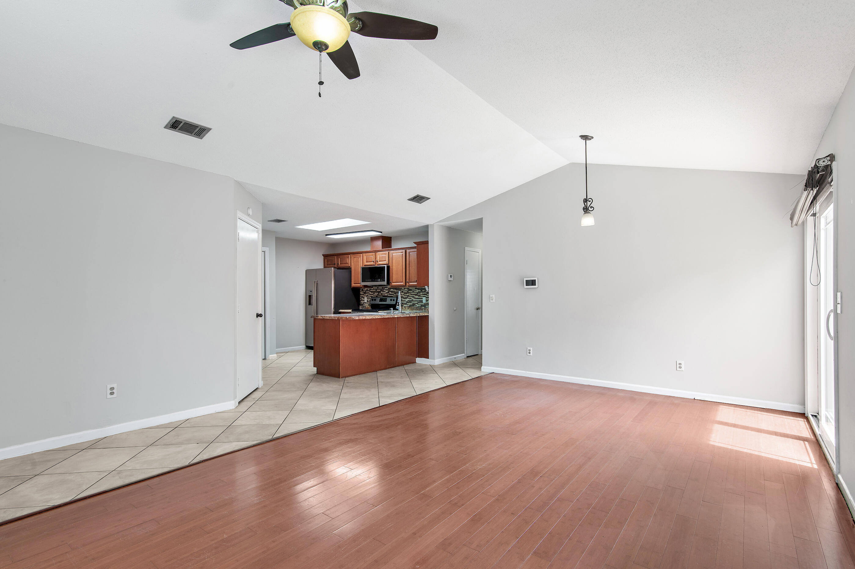 50 Rue D Honfleur Destin, FL 32541 - Photo 6 of 25 Living room