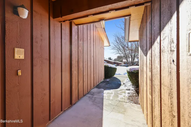 a view of backyard of the house