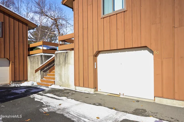 $279,900 | 60 Churchill Crest, Pittsfield, MA 01201