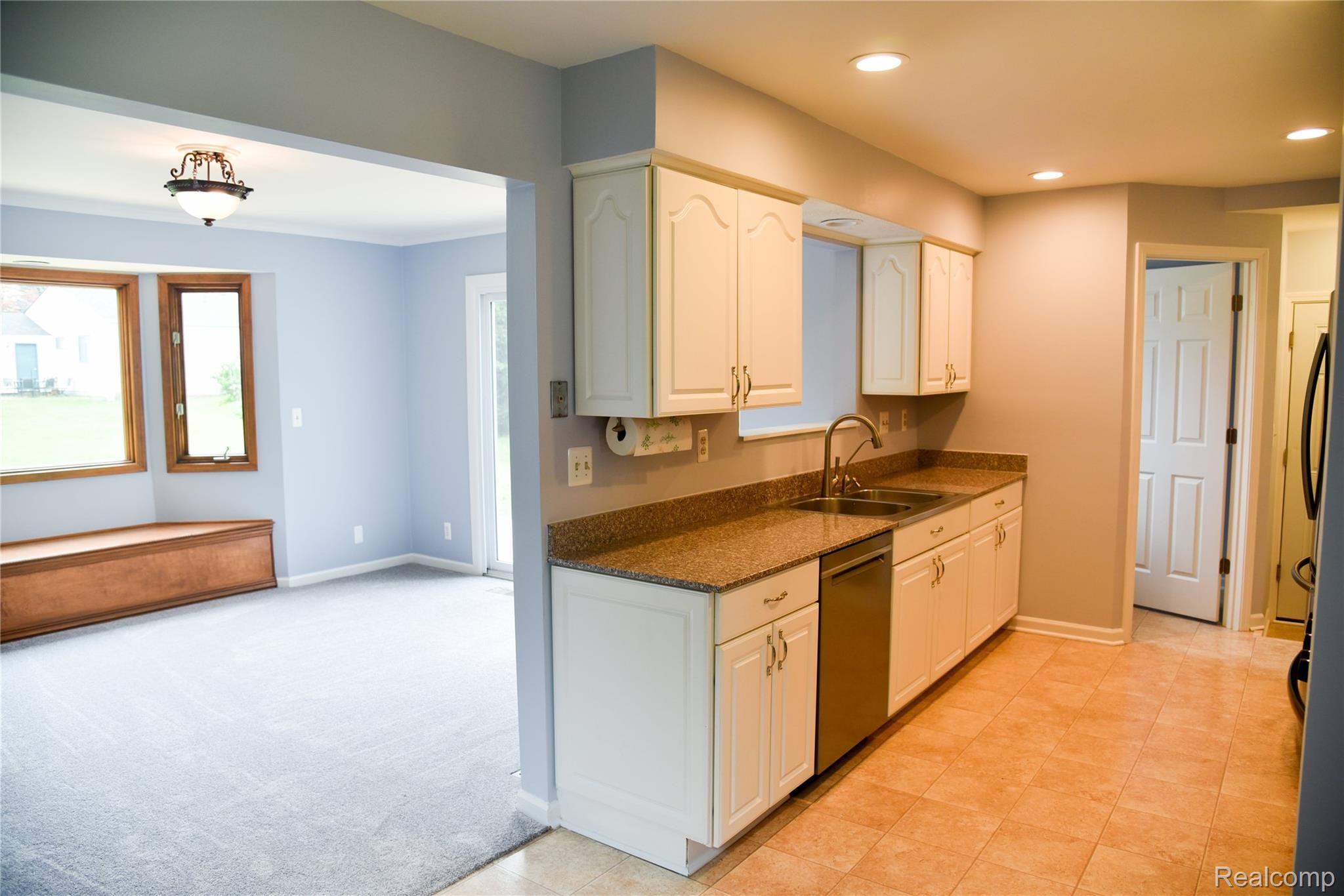 737 Dressler Lane Rochester, MI 48307 - Photo 8 of 15 8.JPG