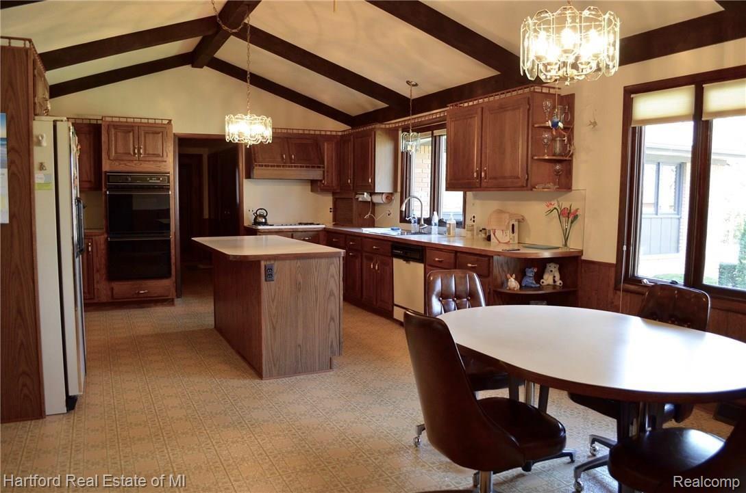 30098 Richmond Road Farmington, MI 48334 - Photo 18 of 61 18