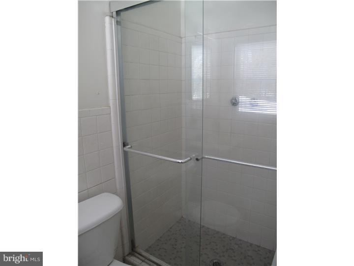 637 Beverly Road Holland, PA 18966 - Photo 17 of 20 Master Bathroom