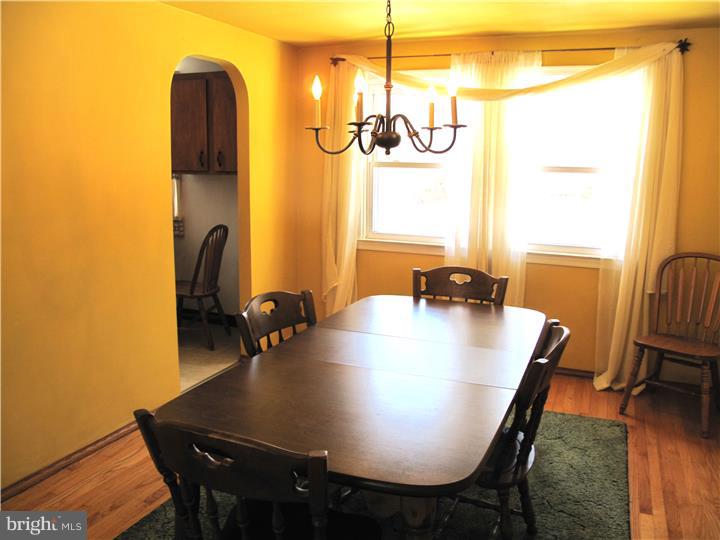637 Beverly Road Holland, PA 18966 - Photo 5 of 20 Dining Room