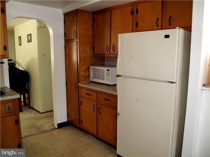 637 Beverly Road Holland, PA 18966 - Photo 8 of 20 Kitchen