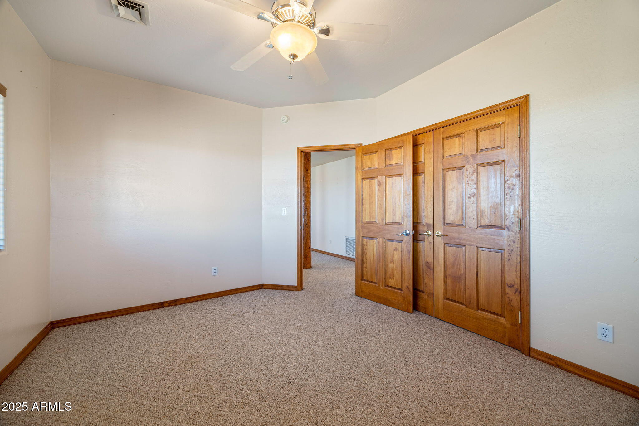800 Arena Estates Taylor, AZ 85939 - Photo 33 of 50 a view of an empty room with a window