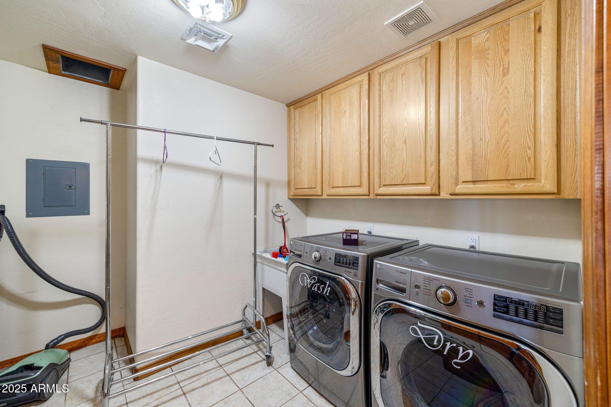 800 Arena Estates Taylor, AZ 85939 - Photo 40 of 50 a utility room with dryer and washer