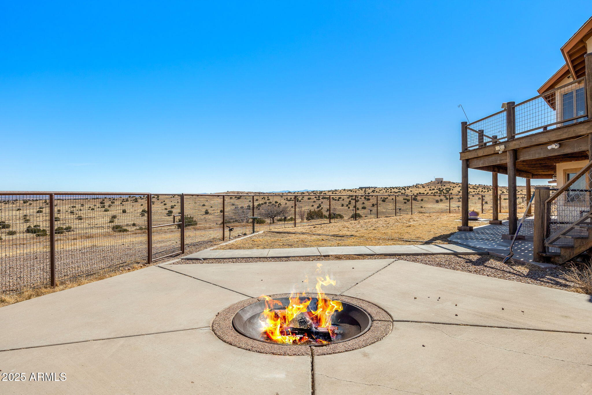 800 Arena Estates Taylor, AZ 85939 - Photo 6 of 50 a view of a terrace with skyline
